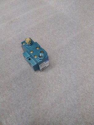 PILOT OPERATED 4 WAY MAC VALVE