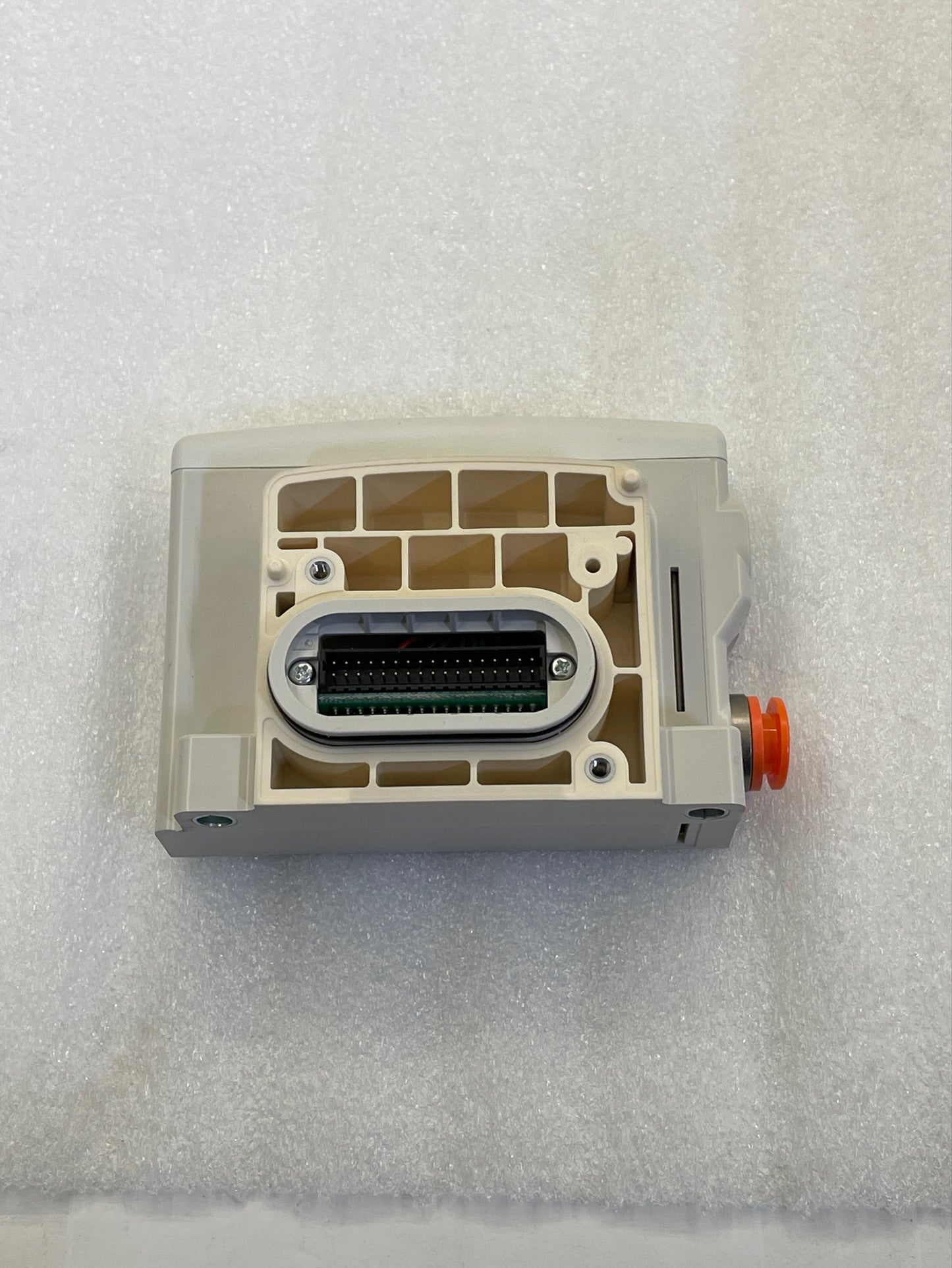 End Plate (D Side) 3/8" One Touch Supply Connections