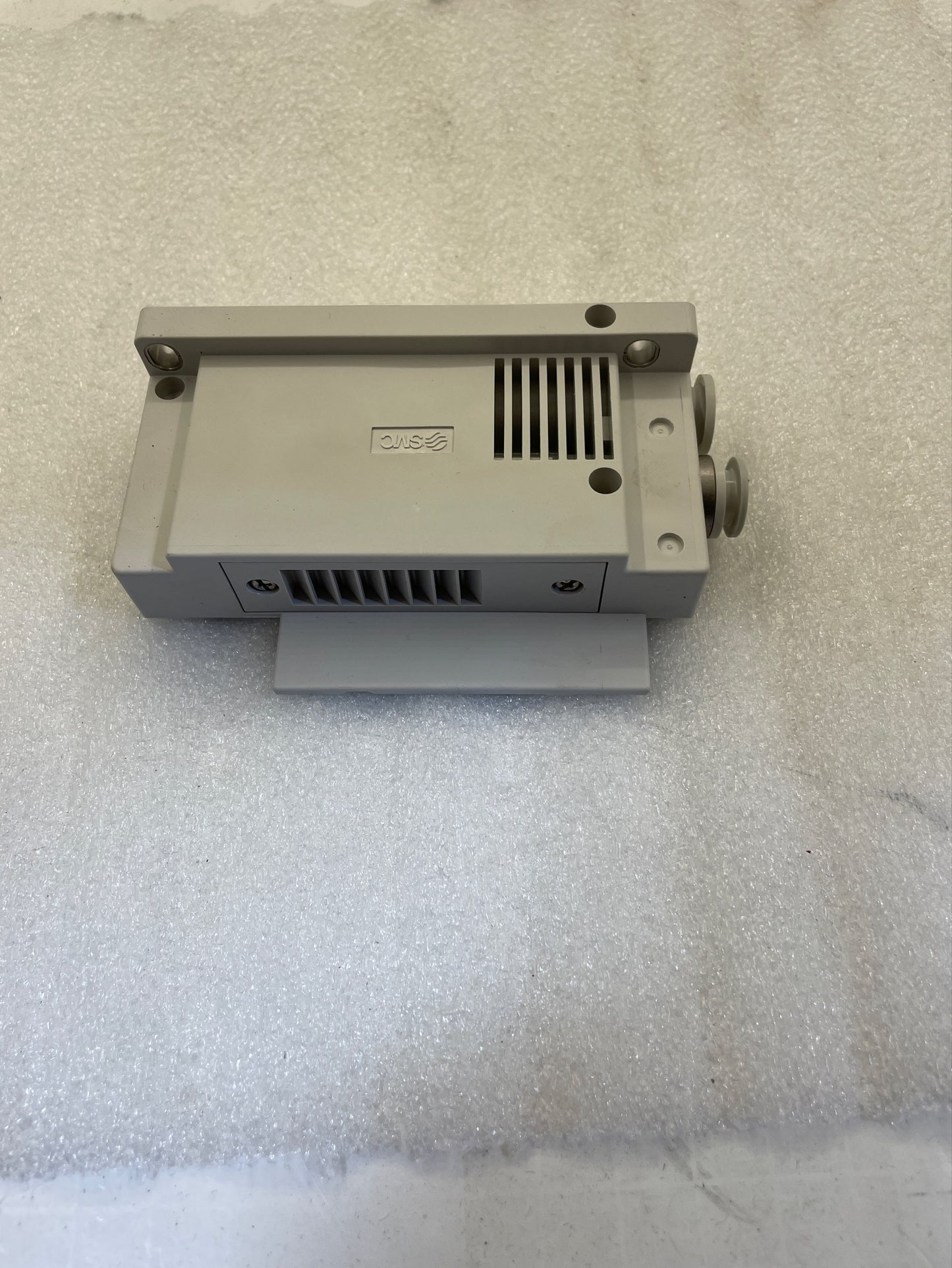 SMC SY5000 Series U-Side End Plate w/ 10mm One-Touch Fittings