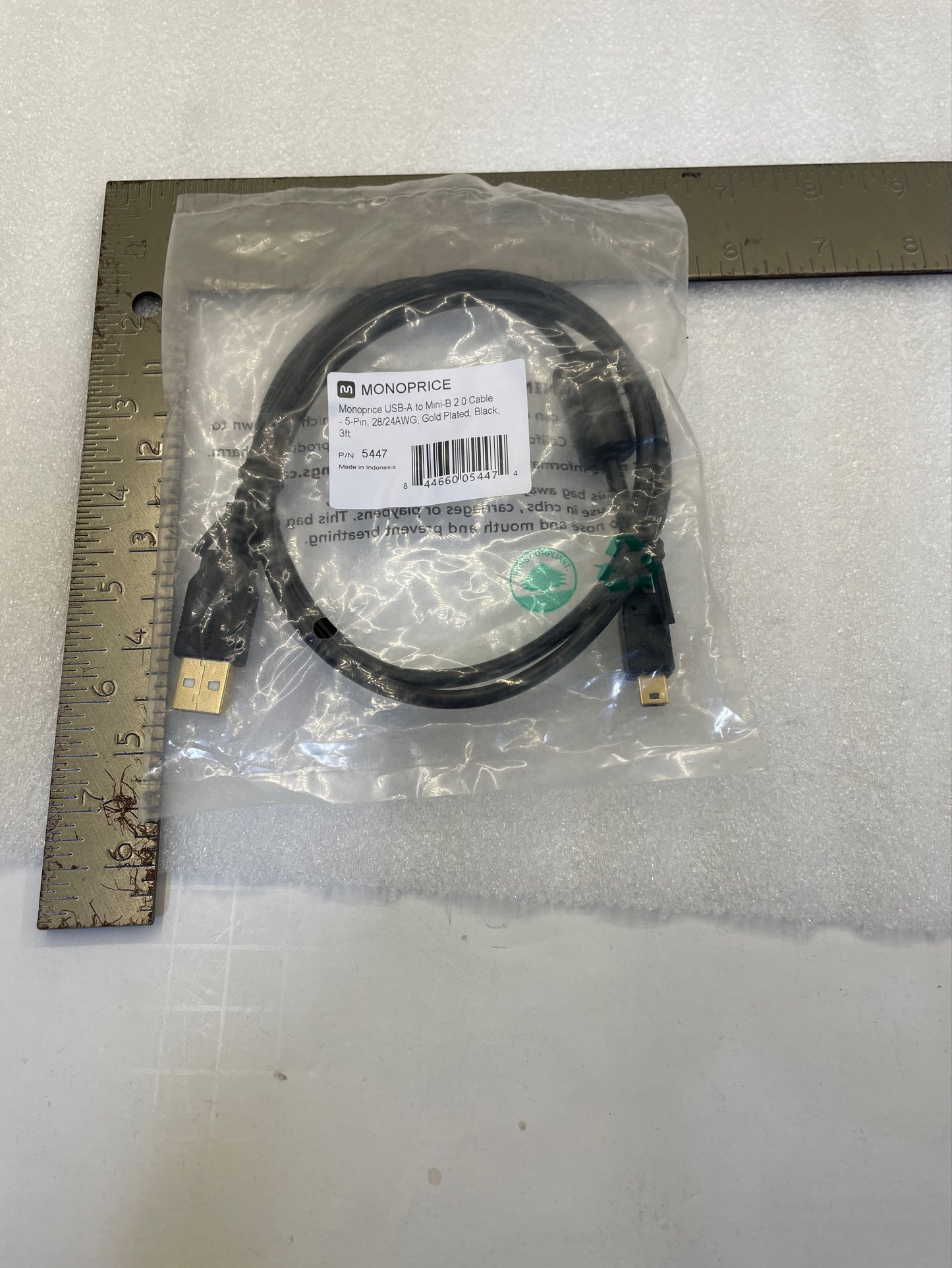 Monoprice 3-Feet USB 2.0 A Male to Mini-B 5pin Male 28/24AWG Cable with Ferrite Core