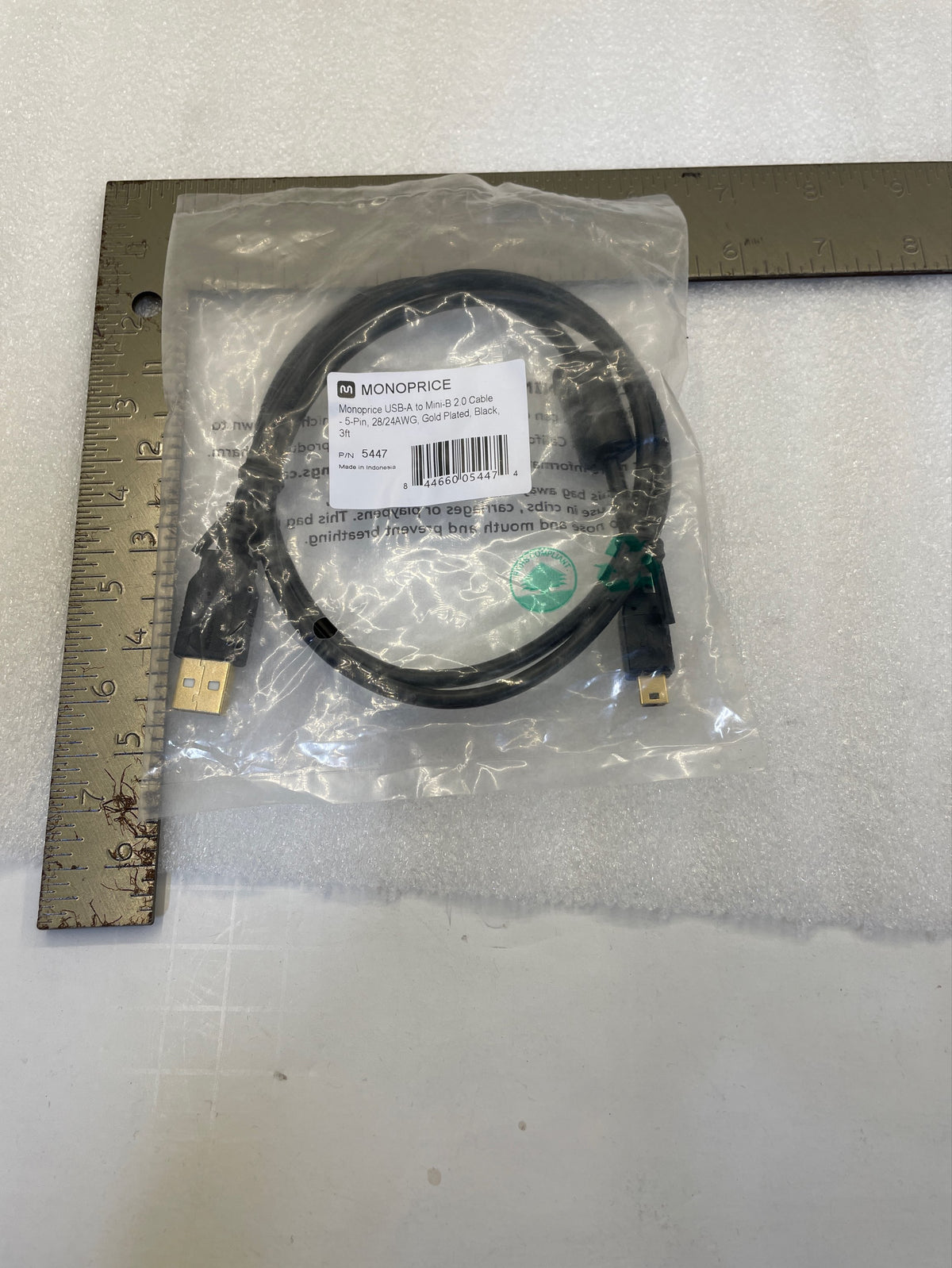 Monoprice 3-Feet USB 2.0 A Male to Mini-B 5pin Male 28/24AWG Cable with Ferrite Core