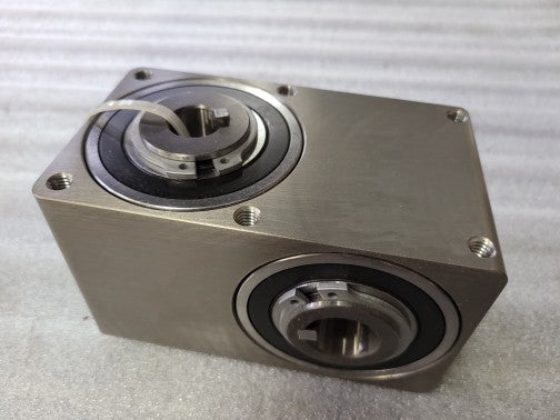 3/4" X 1" GEARBOX 90* R.H.NO ZERKS