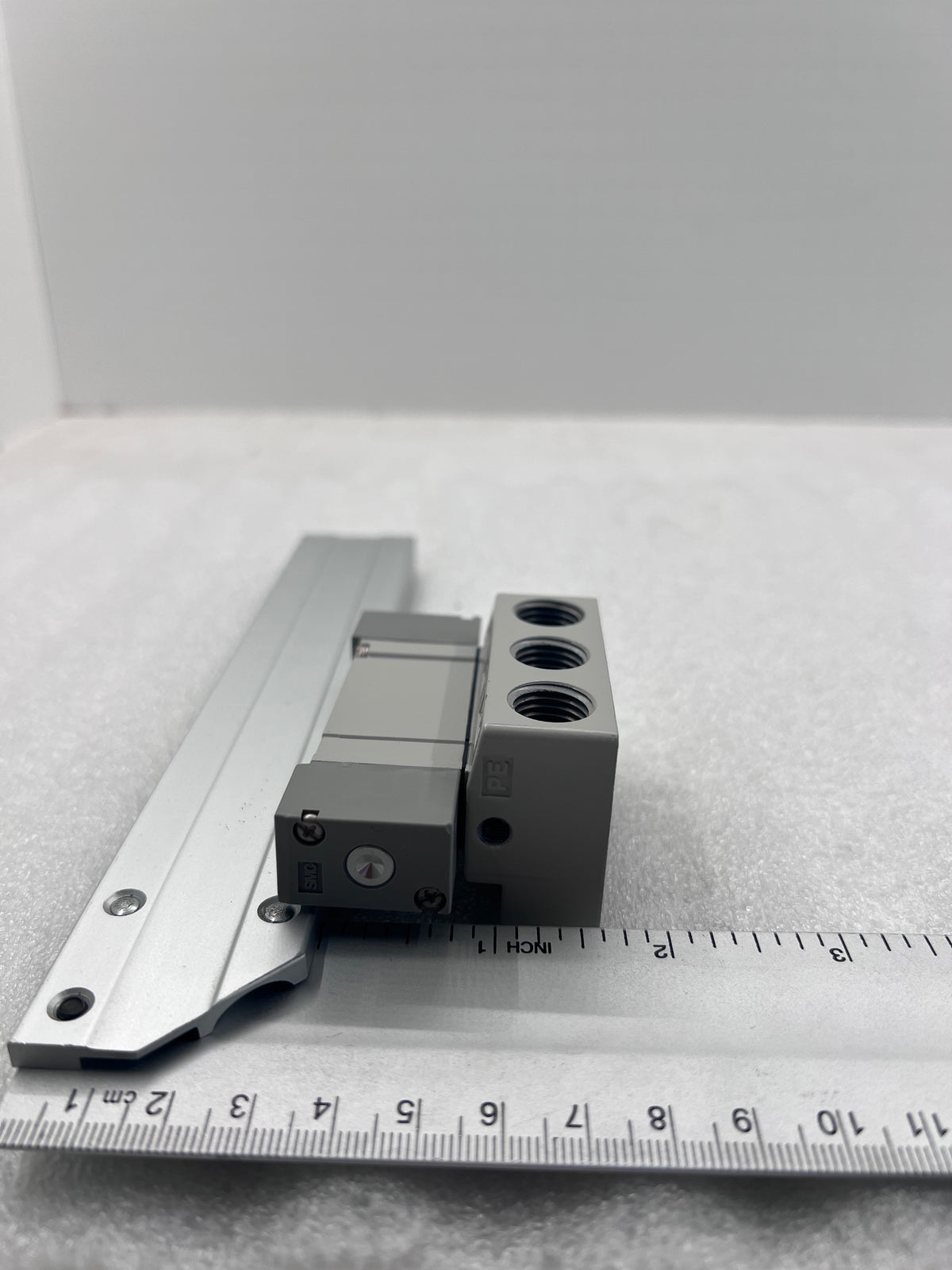 SMC SYA5340-02 Air Pilot Valve & Base Mount 1/4" NPT