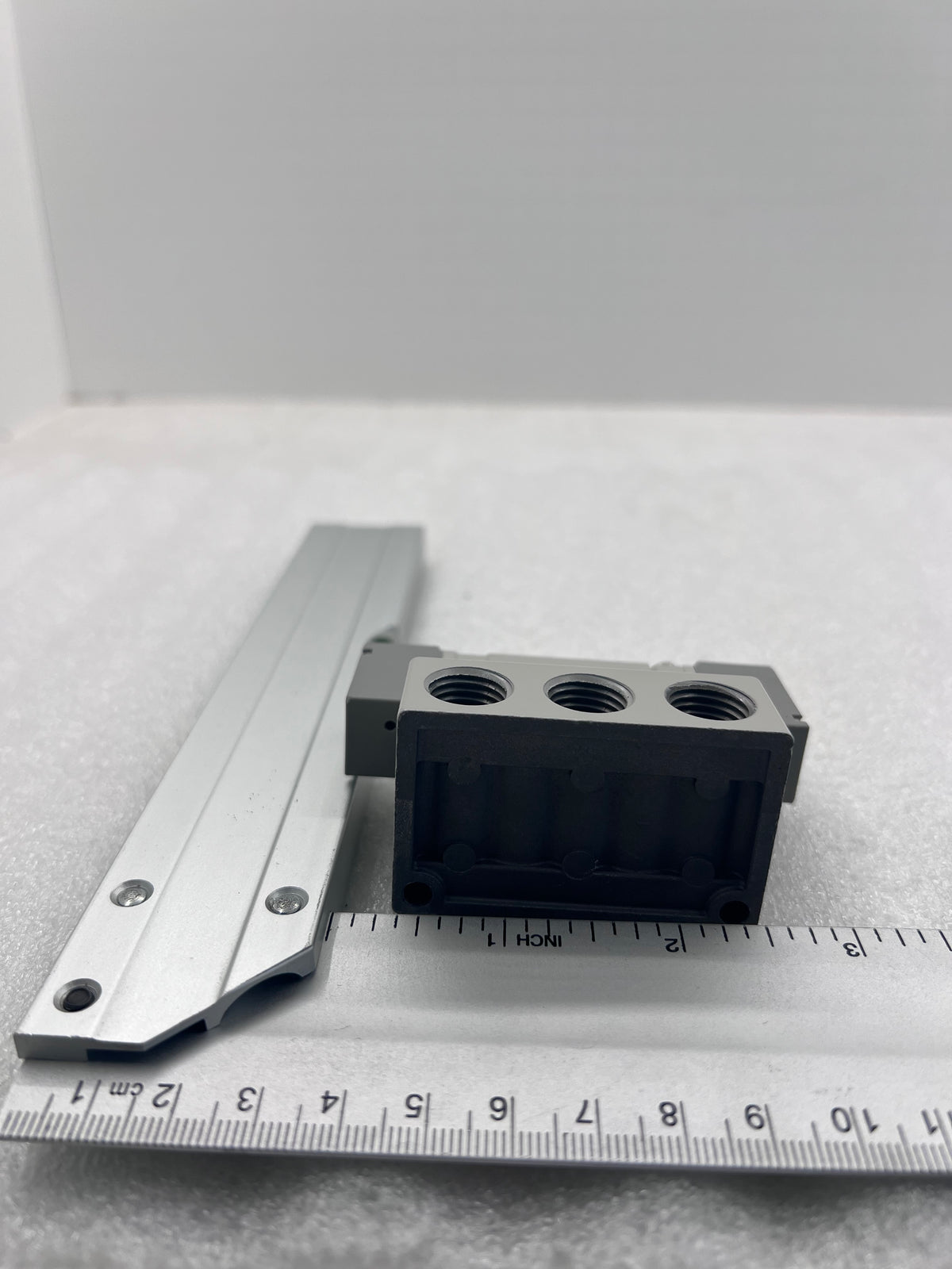 SMC SYA5340-02 Air Pilot Valve & Base Mount 1/4" NPT