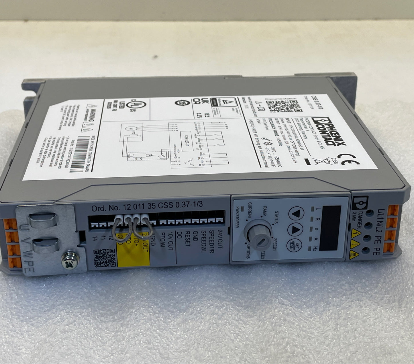 PANEL MOUNTED AC SPEED CONTROLLER 240VAC 1PH INPUT 240VAC 3PH OUTPUT 1/2HP